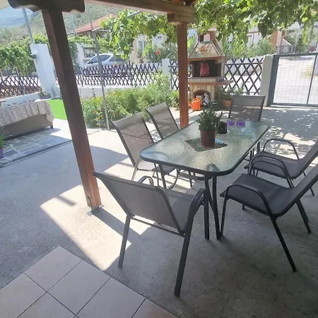 Elia Thassos Lägenhet *